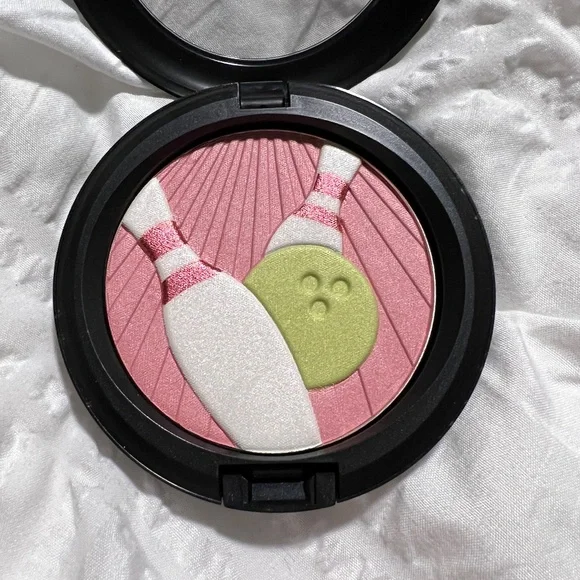 NIB MAC Pearl Matte Face Powder Bowling Trophy - Picture 11 of 12